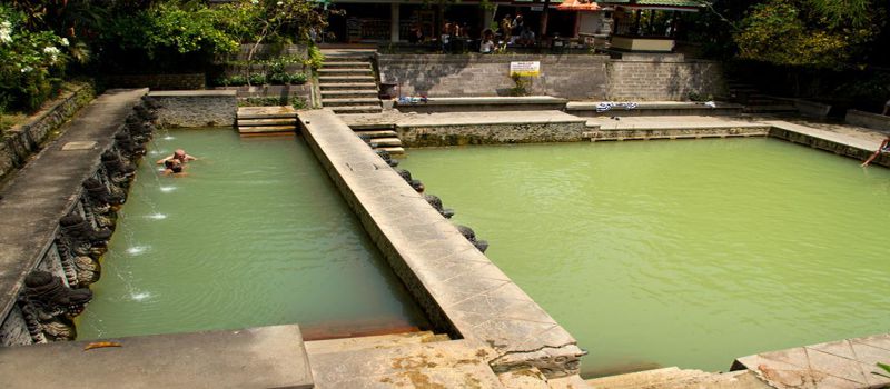 چشمه آبگرم بانجار اندونزی، درمان بیماری های پوستی و روماتیسم